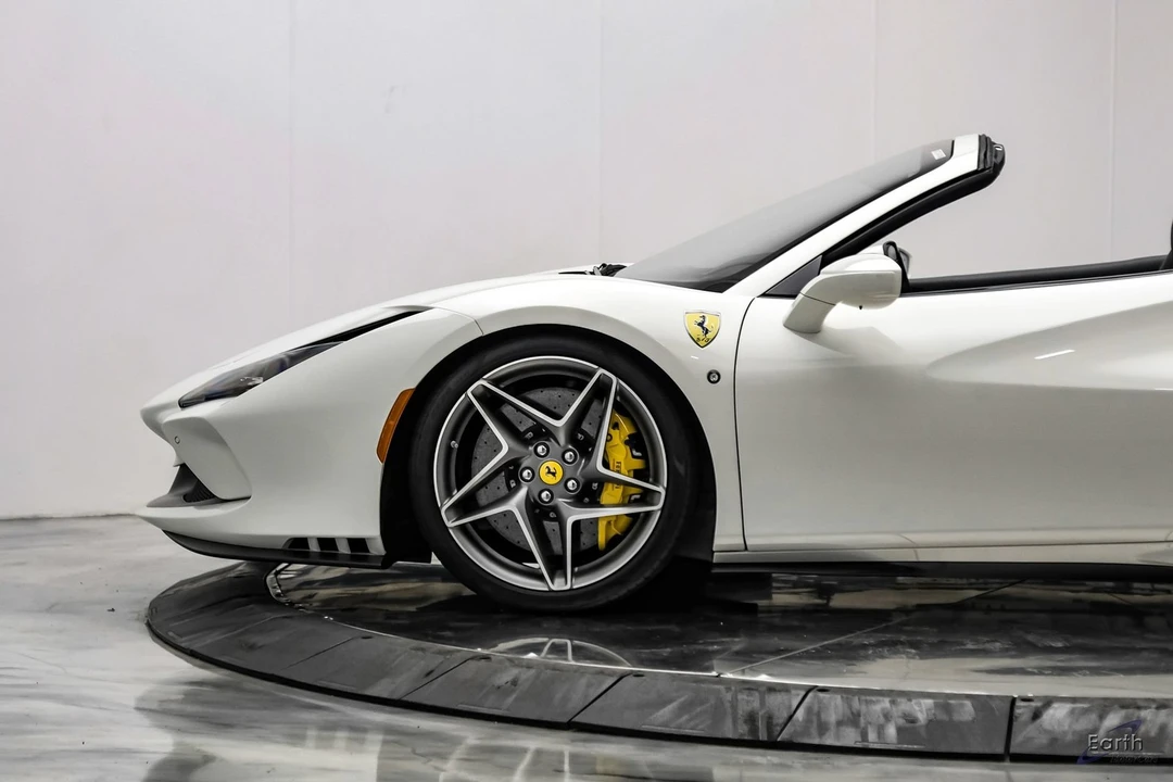 2022 Ferrari F8 Spider - Image 11 of 31