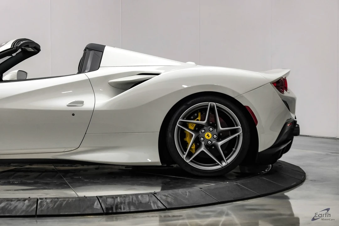 2022 Ferrari F8 Spider - Image 12 of 31