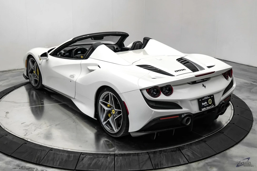 2022 Ferrari F8 Spider - Image 15 of 31