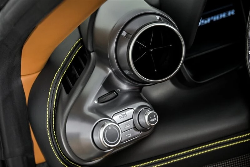2022 Ferrari F8 Spider - Image 28 of 31