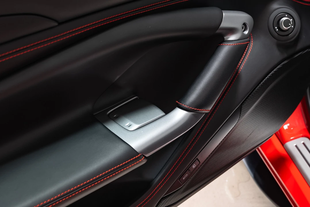 2022 Ferrari F8 Spider - Image 27 of 31