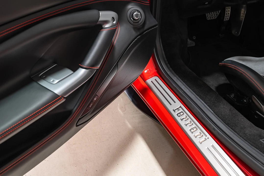 2022 Ferrari F8 Spider - Image 25 of 31
