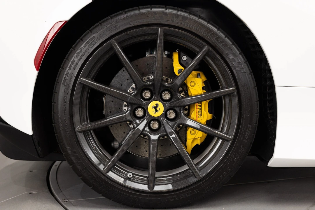 2022 Ferrari F8 Spider - Image 24 of 31
