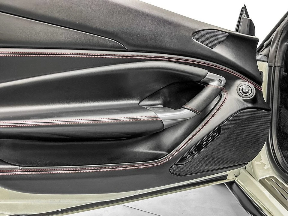 2022 Ferrari F8 Spider - Image 24 of 31