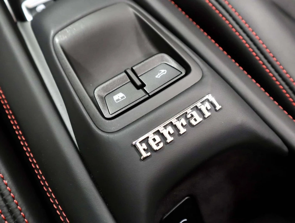 2022 Ferrari F8 Spider - Image 30 of 31