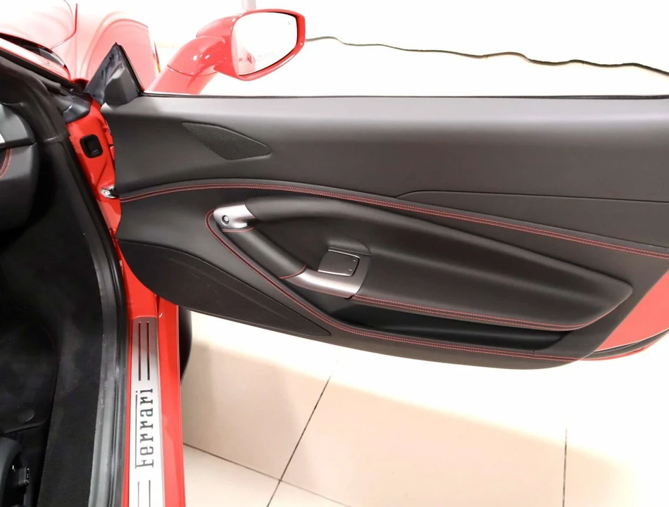 2022 Ferrari F8 Spider - Image 15 of 31