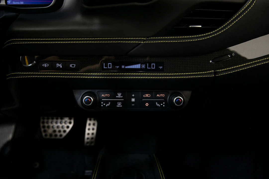 2022 Ferrari F8 Spider - Image 12 of 31