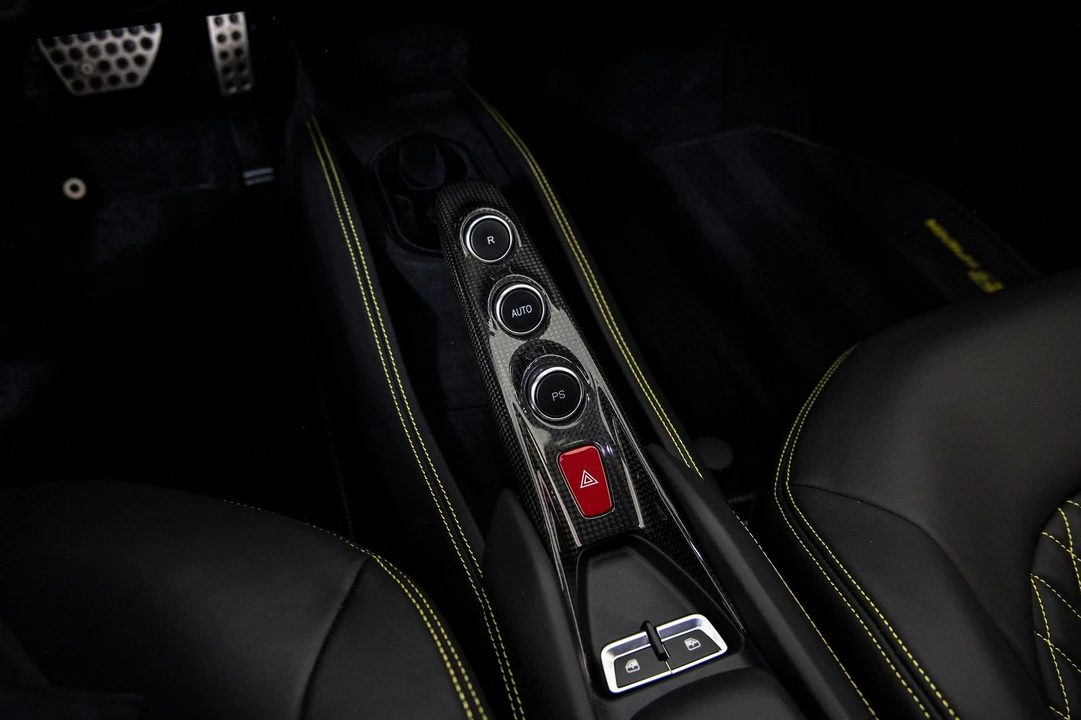 2022 Ferrari F8 Spider - Image 14 of 31
