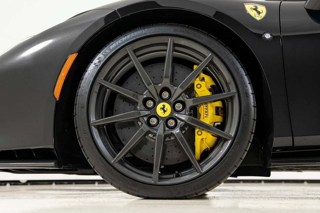 2022 Ferrari F8 Spider - Image 17 of 31