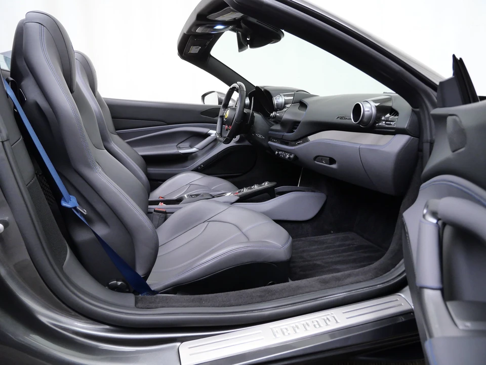 2022 Ferrari F8 Spider - Image 16 of 31