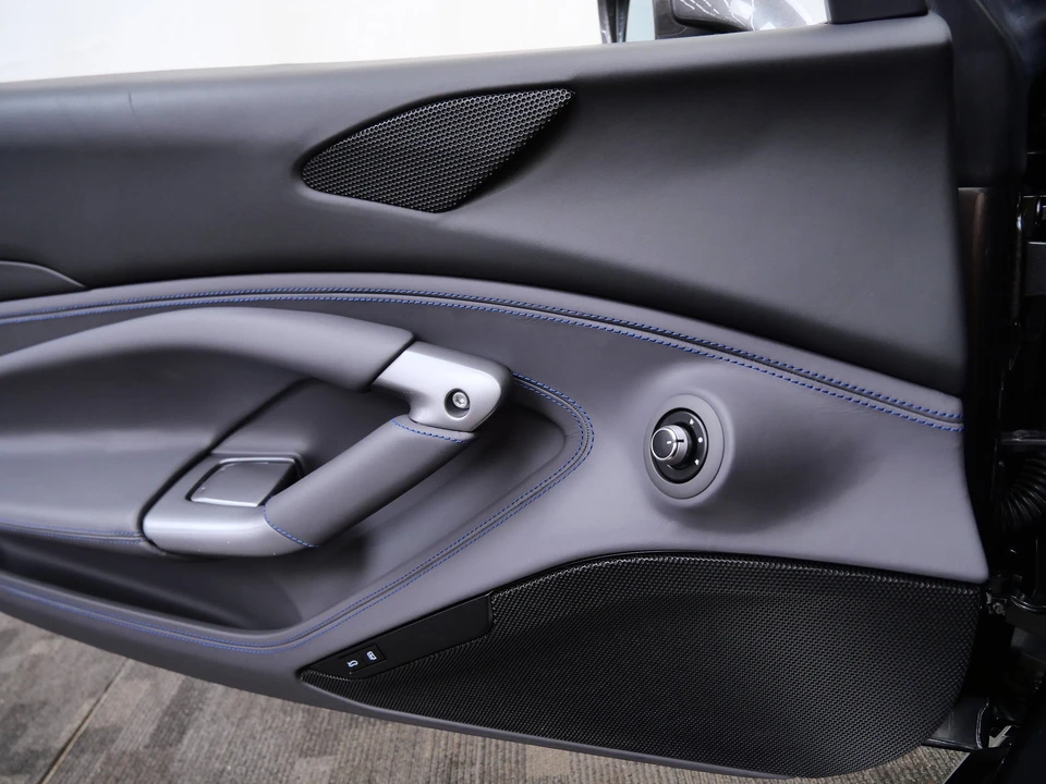 2022 Ferrari F8 Spider - Image 28 of 31