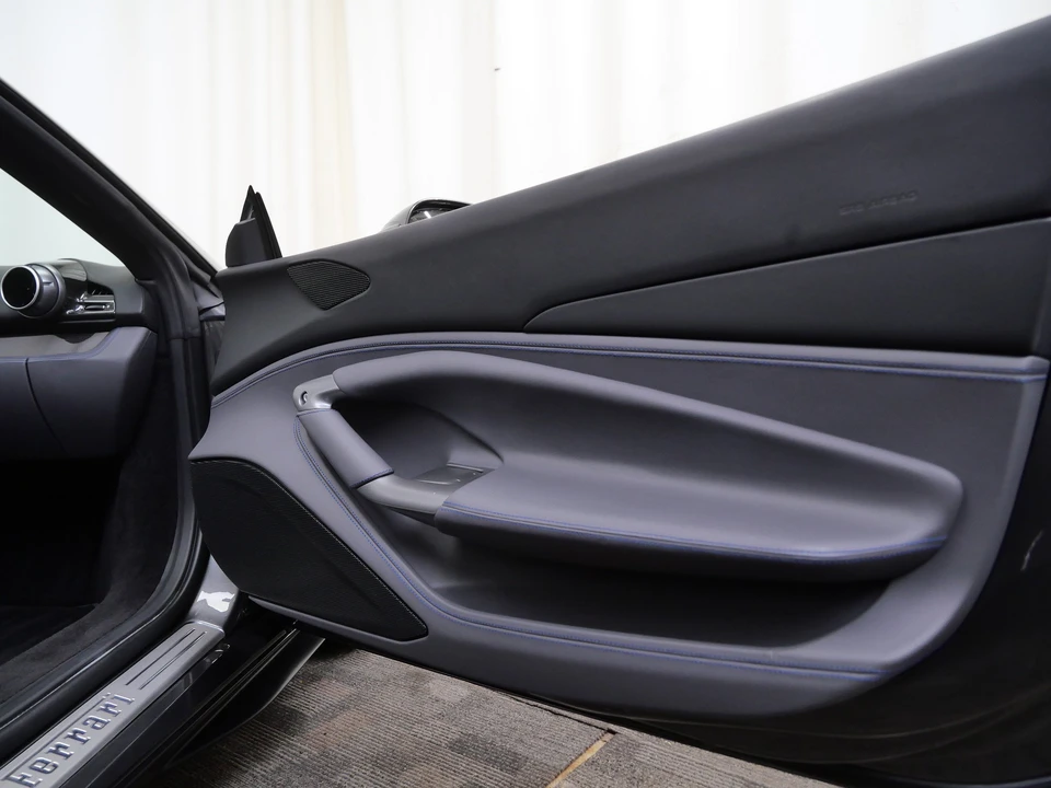 2022 Ferrari F8 Spider - Image 15 of 31