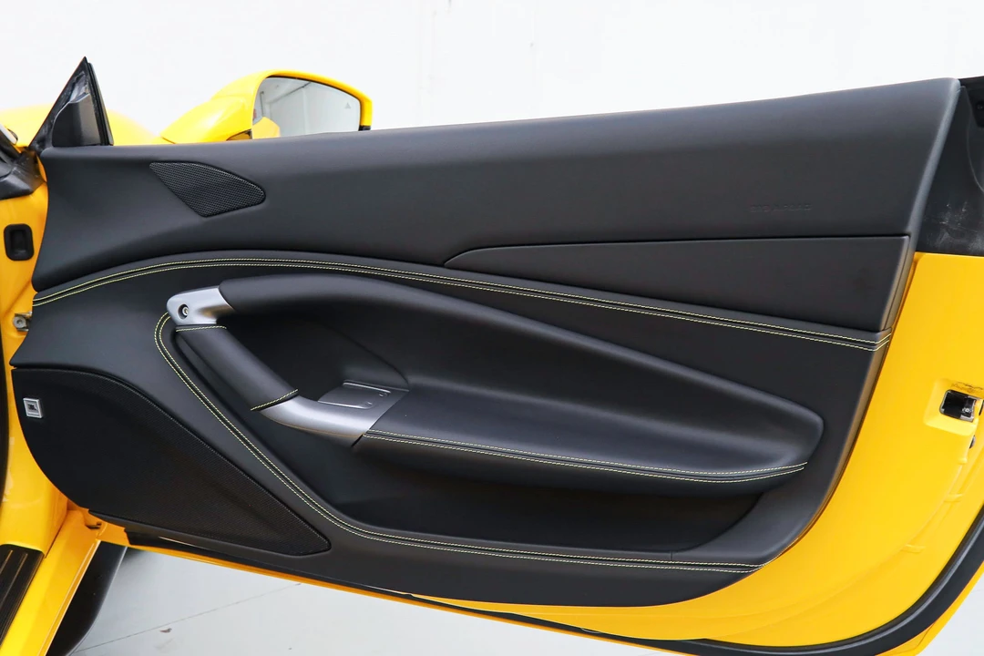 2022 Ferrari F8 Spider - Image 28 of 31