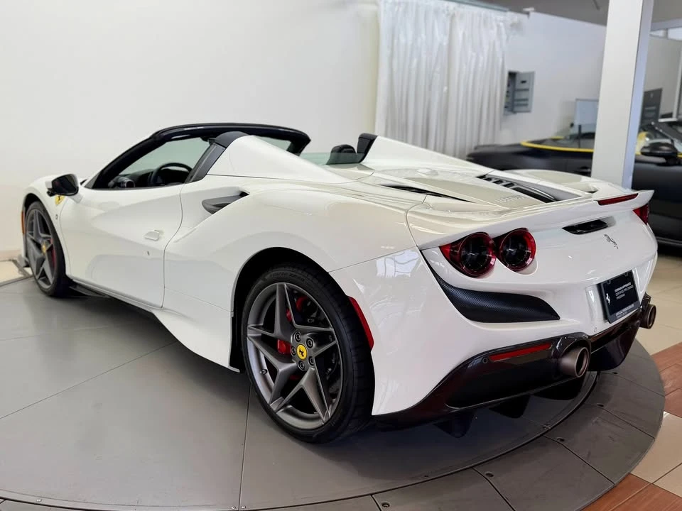 2022 Ferrari F8 Spider - Image 3 of 17