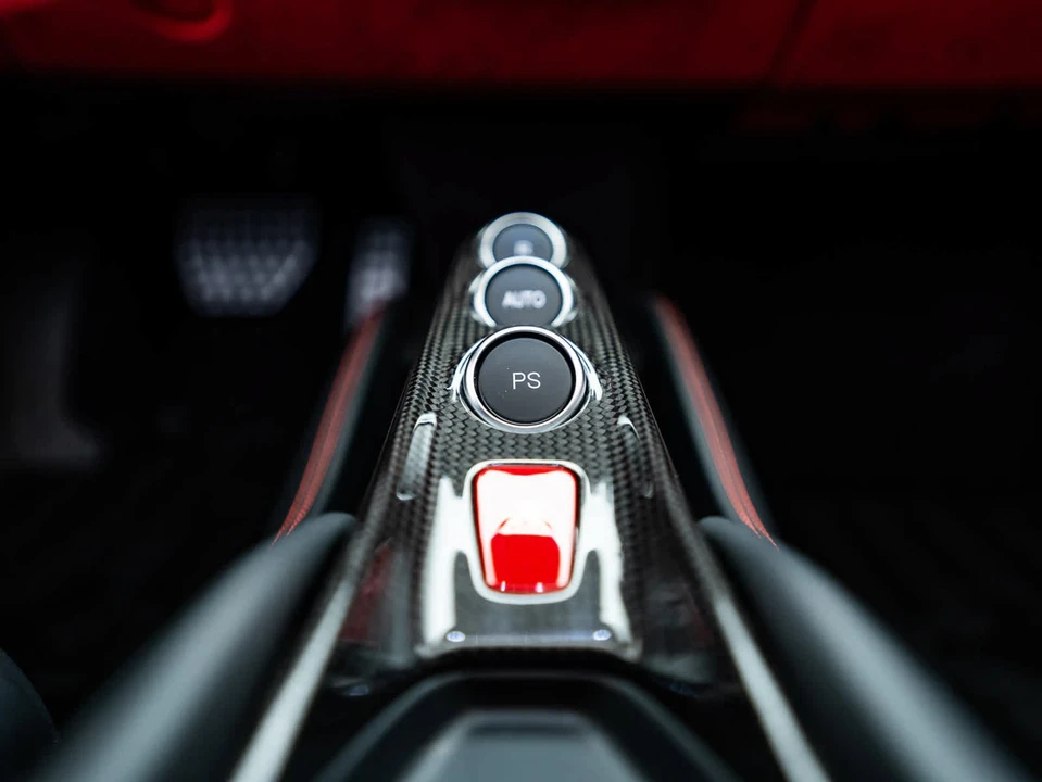 2022 Ferrari F8 Spider - Image 28 of 31