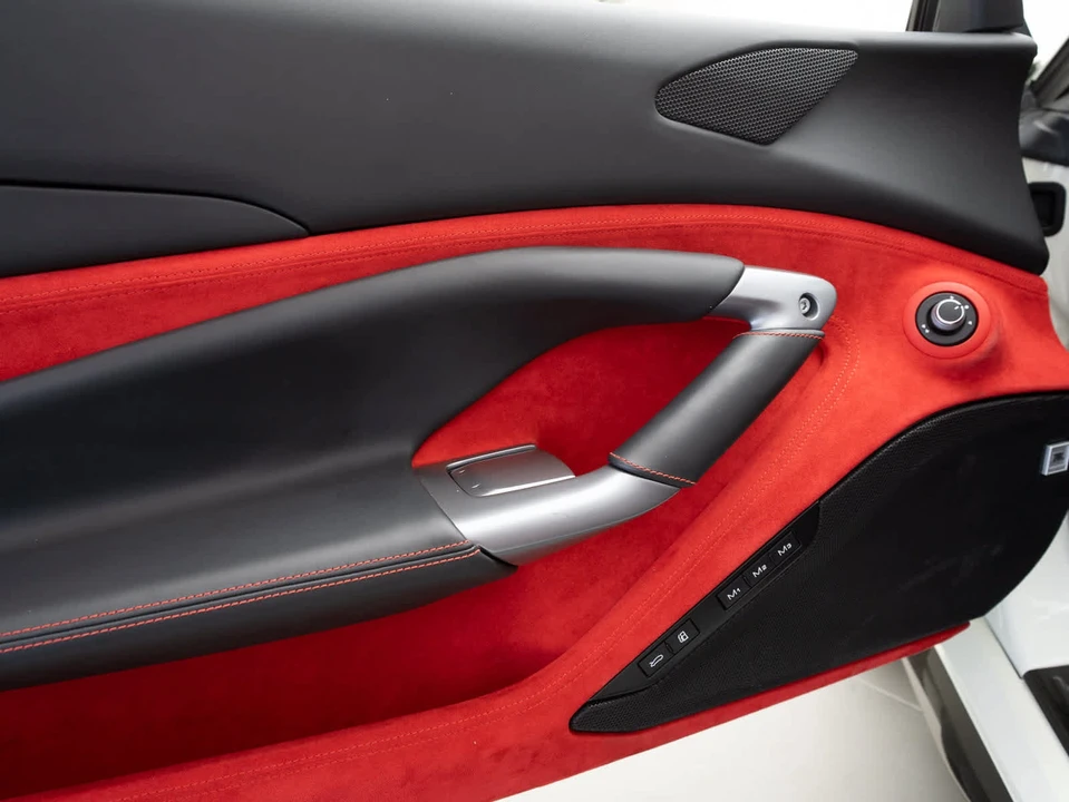 2022 Ferrari F8 Spider - Image 16 of 31