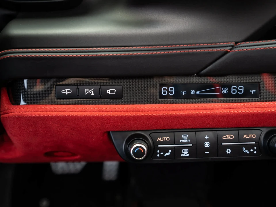 2022 Ferrari F8 Spider - Image 25 of 31