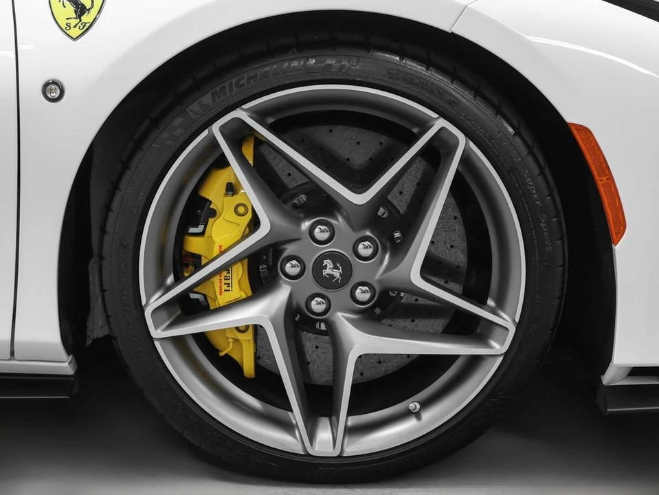 2022 Ferrari F8 Spider - Image 10 of 31