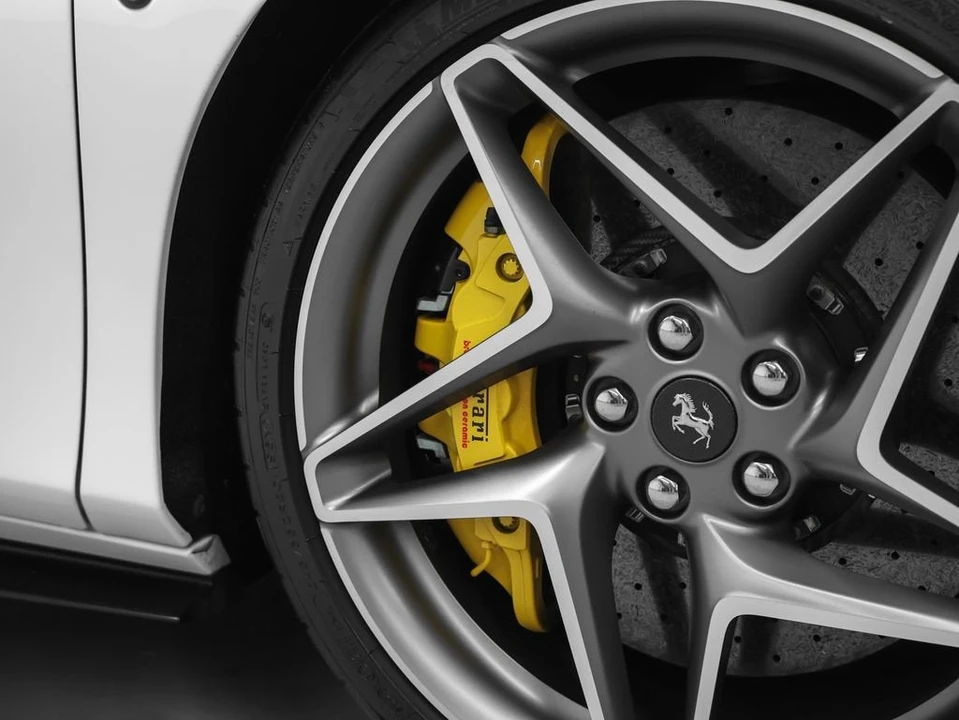 2022 Ferrari F8 Spider - Image 11 of 31