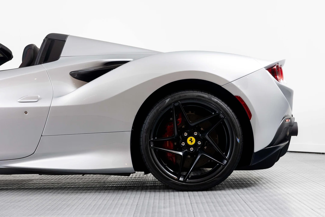 2022 Ferrari F8 Spider - Image 13 of 31