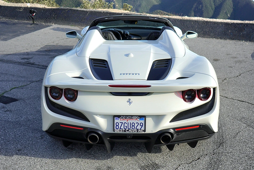 2022 Ferrari F8 Spider - Image 27 of 31