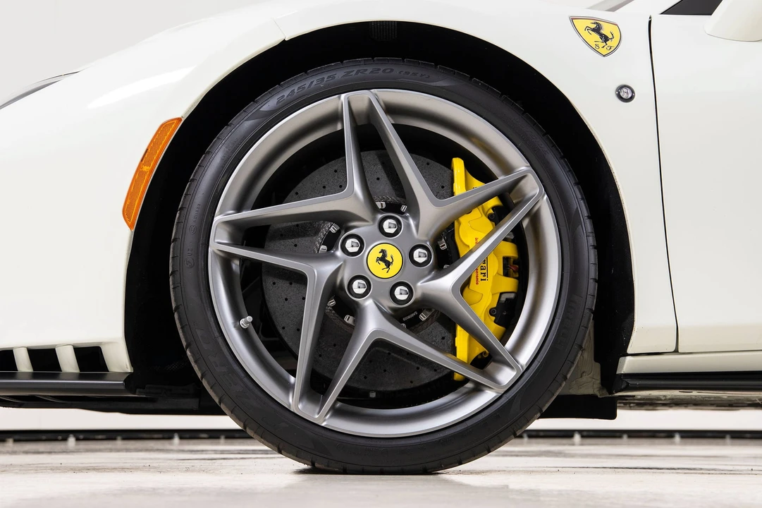 2022 Ferrari F8 Spider - Image 17 of 31