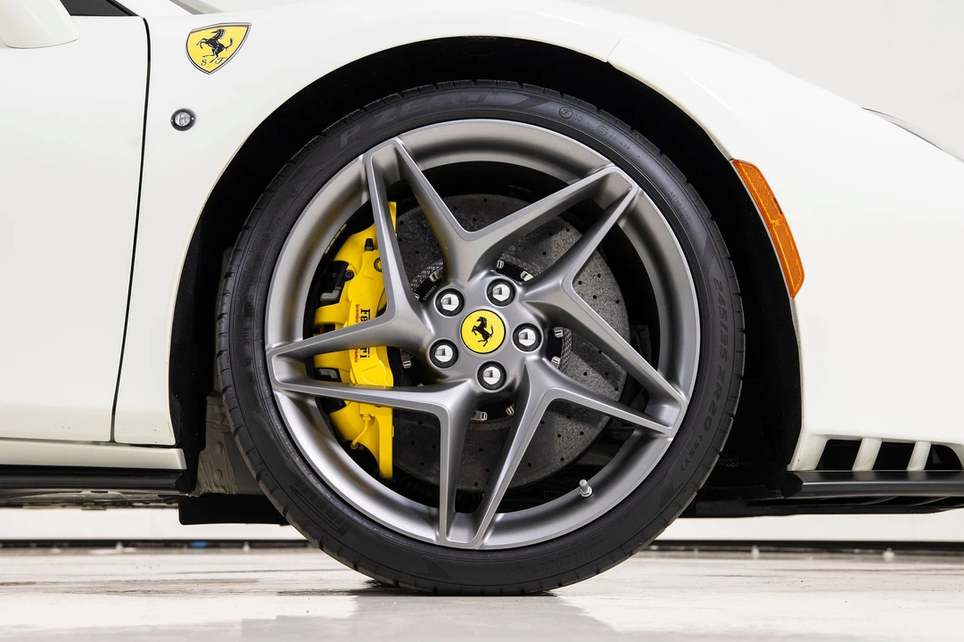 2022 Ferrari F8 Spider - Image 20 of 31