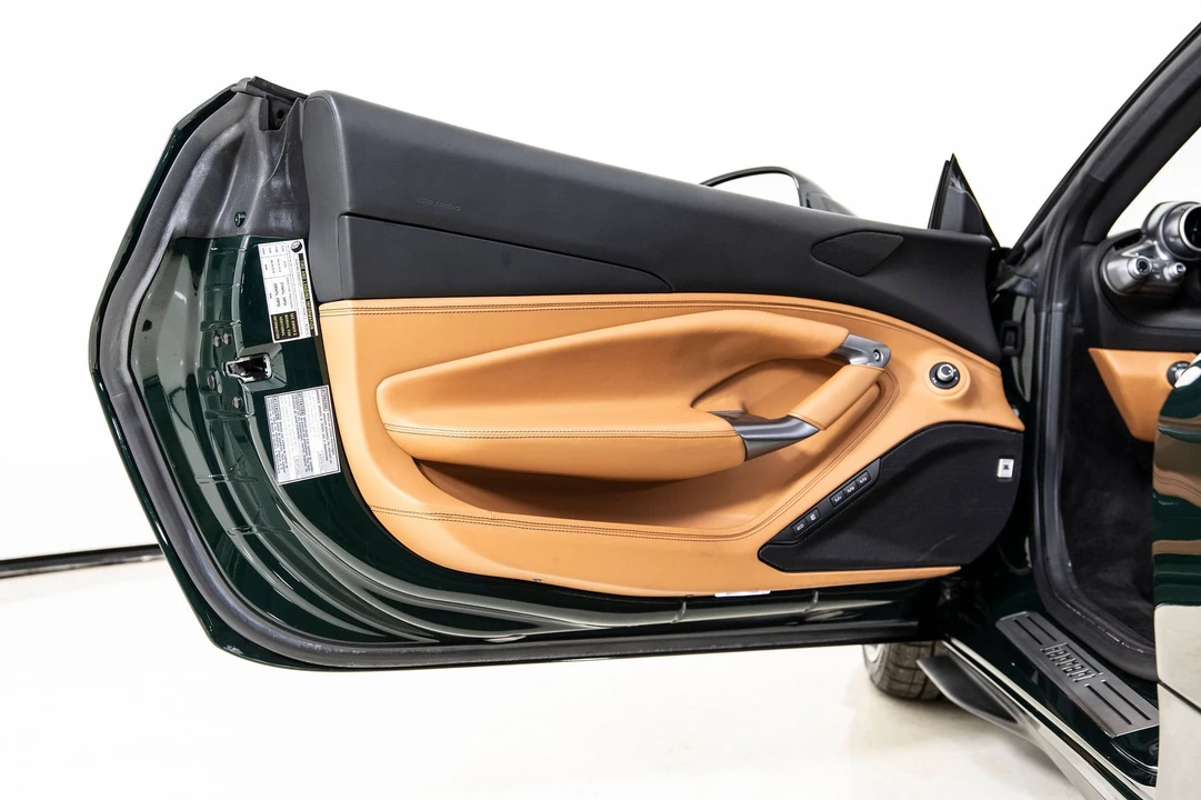 2022 Ferrari F8 Spider - Image 19 of 31