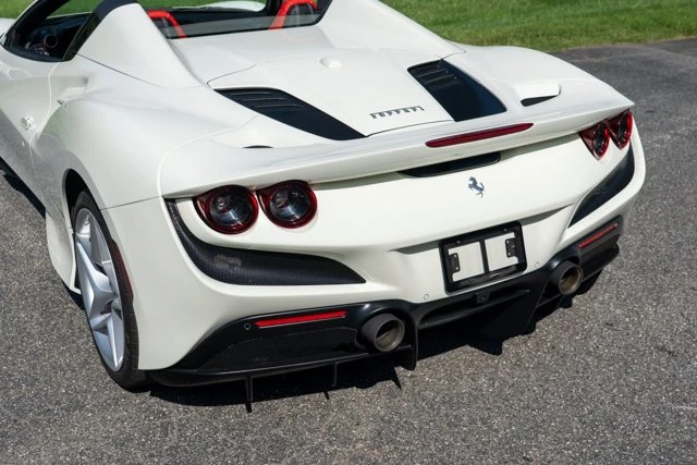2022 Ferrari F8 Spider - Image 17 of 31