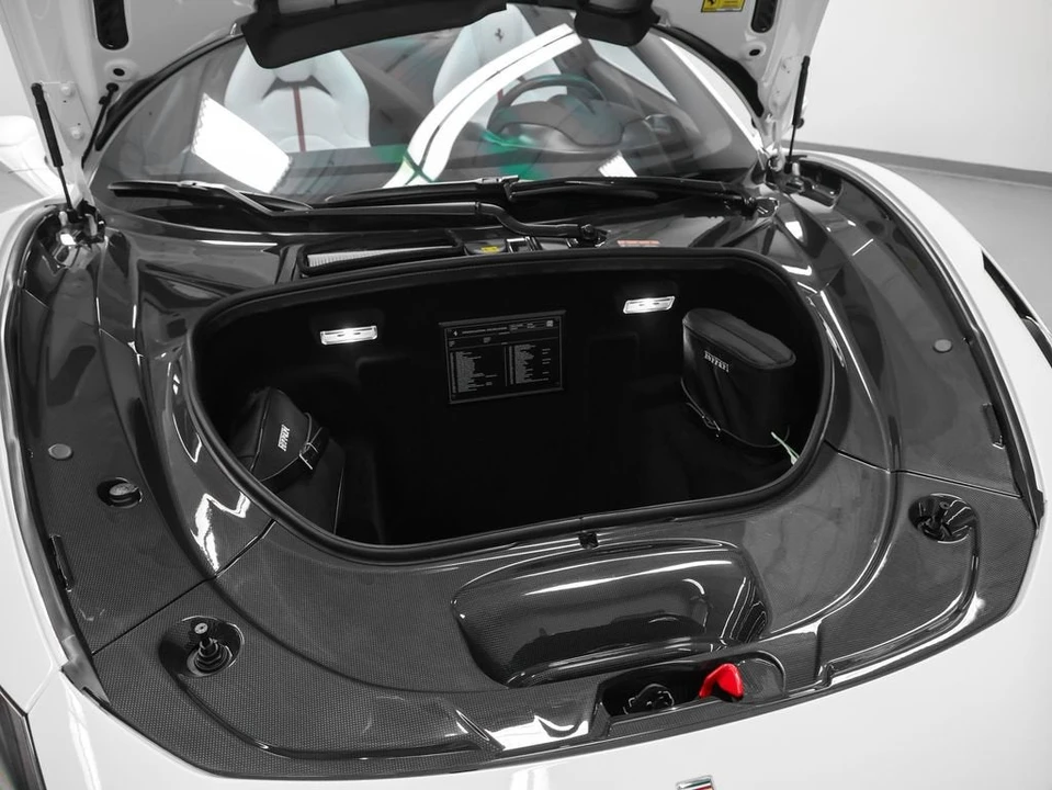 2022 Ferrari F8 Spider - Image 16 of 31