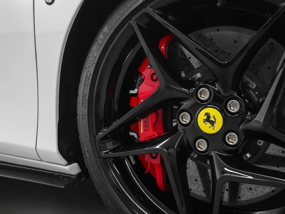 2022 Ferrari F8 Spider - Image 14 of 31