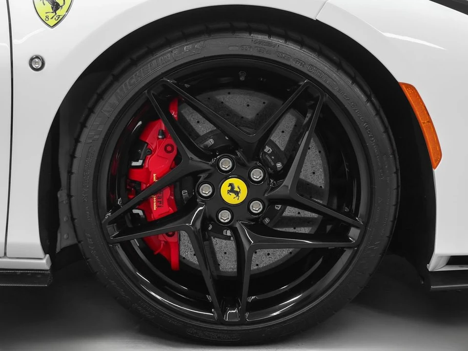 2022 Ferrari F8 Spider - Image 13 of 31