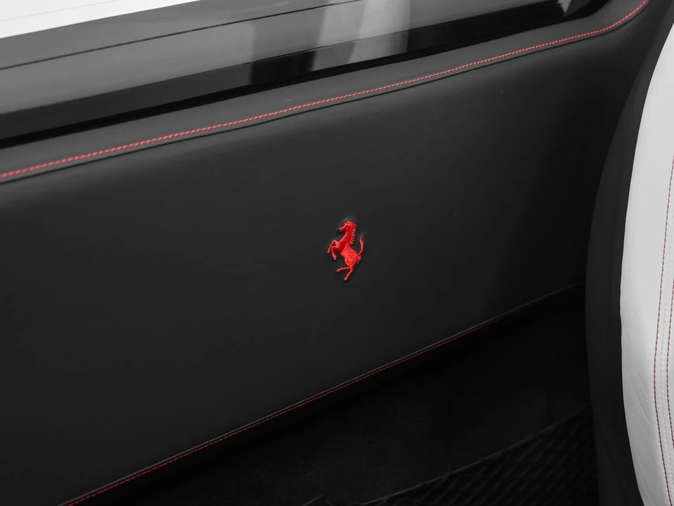 2022 Ferrari F8 Spider - Image 24 of 31