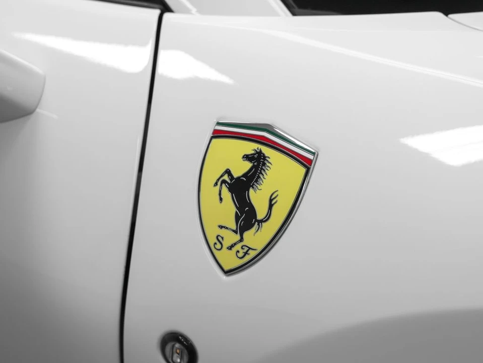 2022 Ferrari F8 Spider - Image 11 of 31