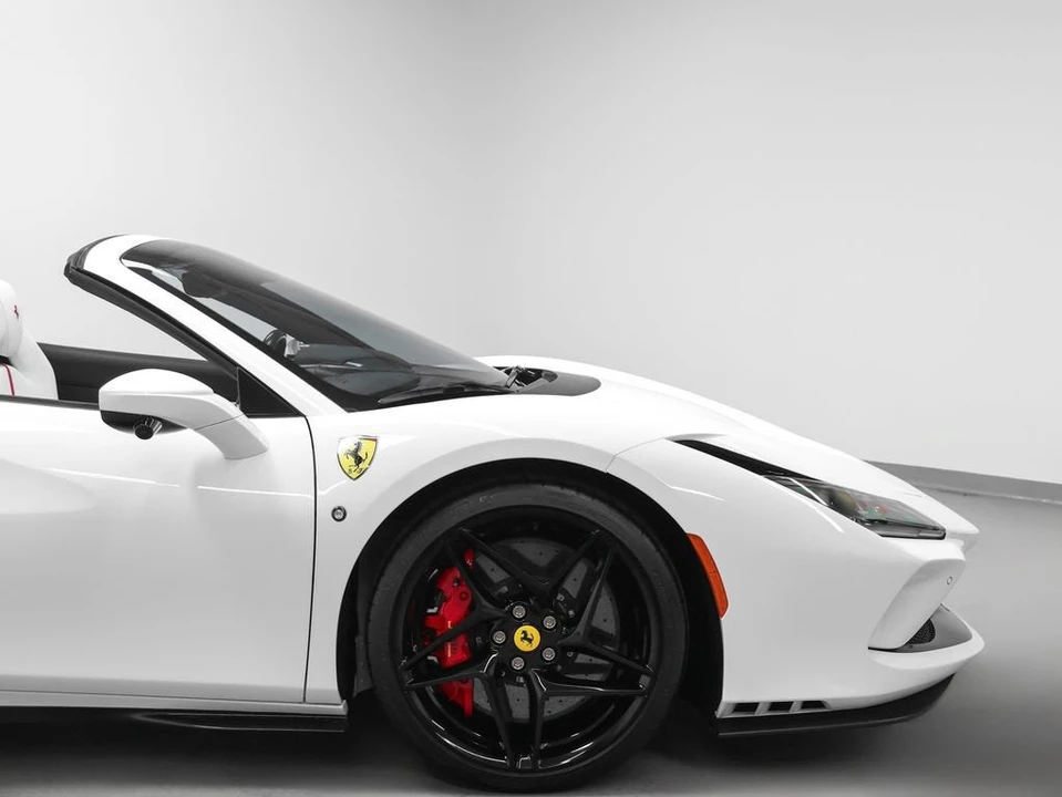 2022 Ferrari F8 Spider - Image 12 of 31