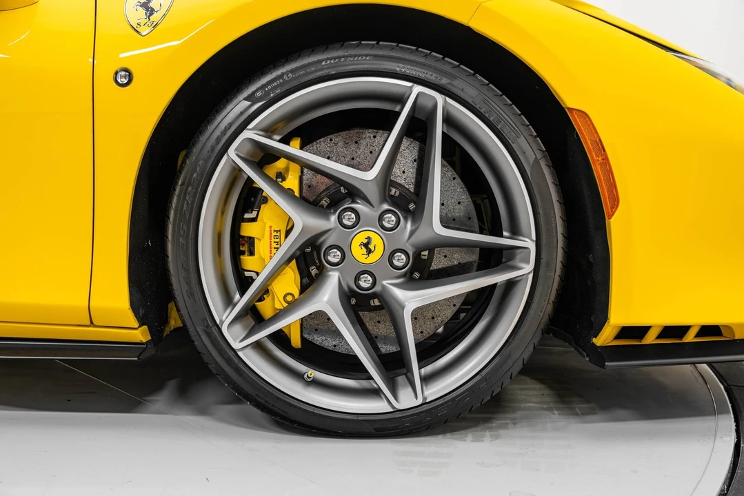 2022 Ferrari F8 Spider - Image 17 of 31