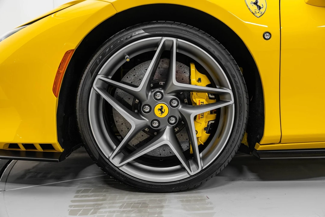 2022 Ferrari F8 Spider - Image 14 of 31