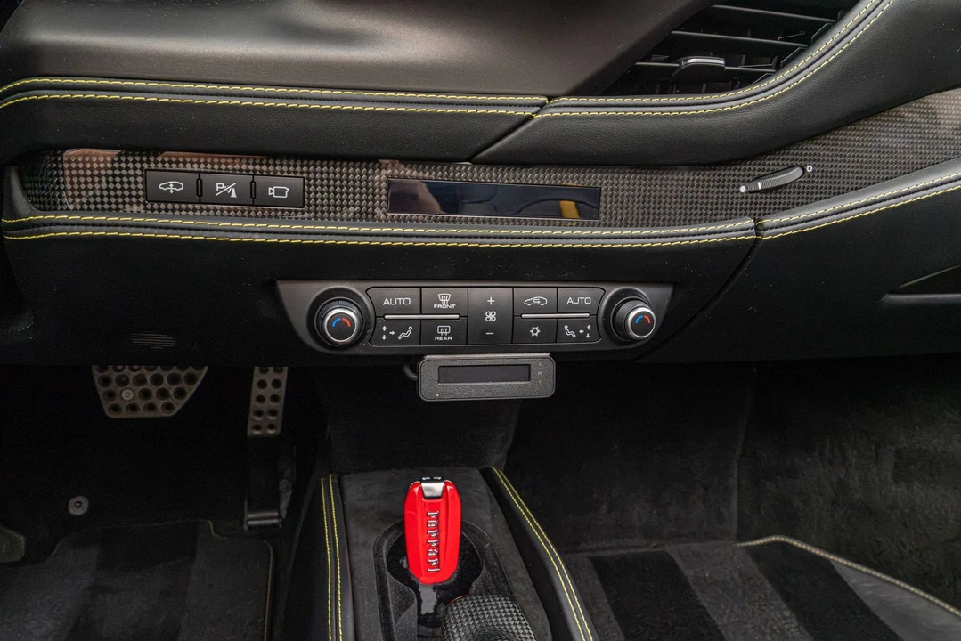2022 Ferrari F8 Spider - Image 28 of 31