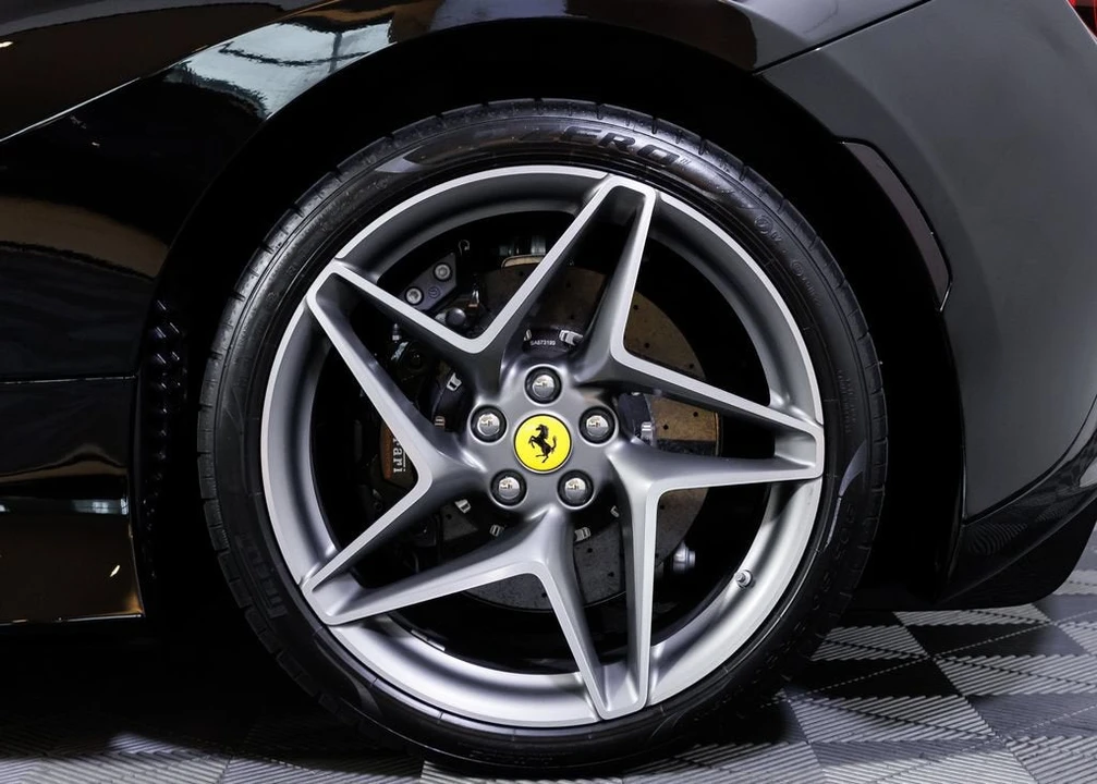 2022 Ferrari F8 Spider - Image 10 of 31
