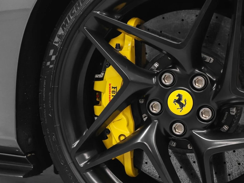 2022 Ferrari F8 Spider - Image 16 of 31