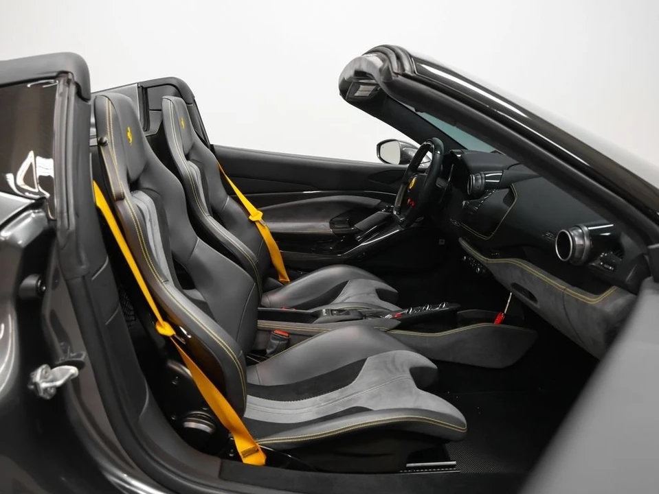 2022 Ferrari F8 Spider - Image 29 of 31