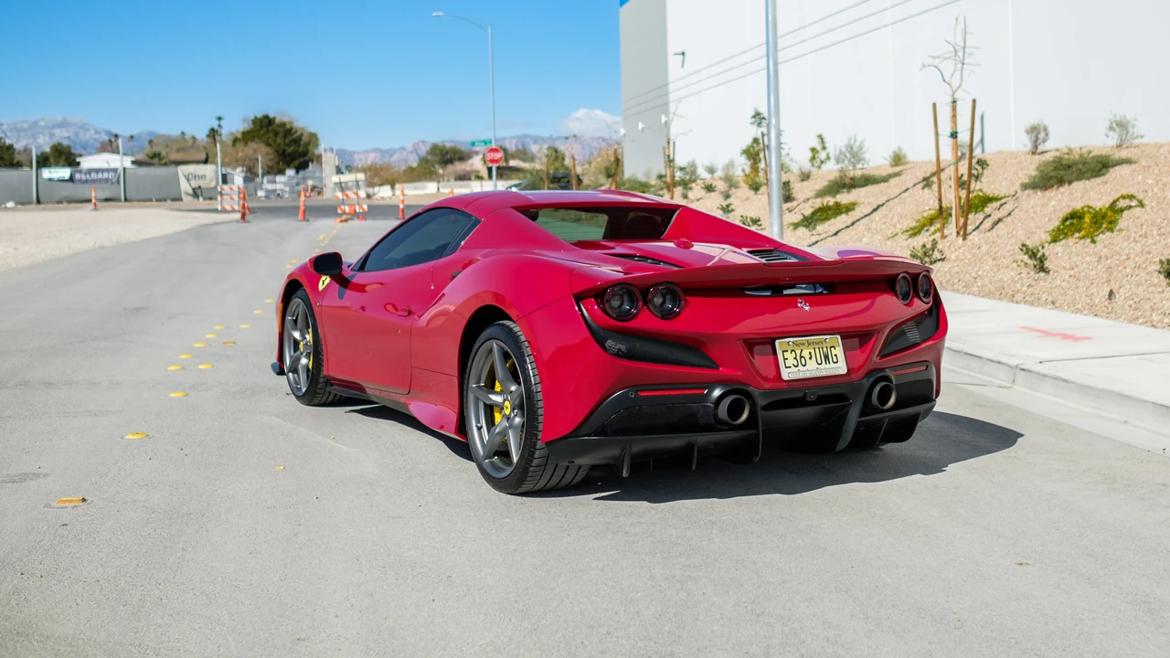 2022 Ferrari F8 Spider - Image 15 of 31