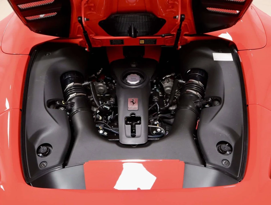 2022 Ferrari F8 Spider - Image 14 of 31