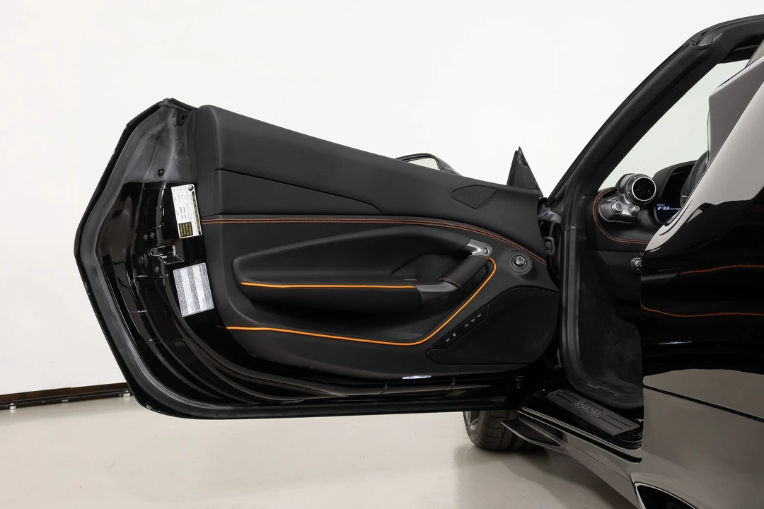 2022 Ferrari F8 Spider - Image 30 of 31