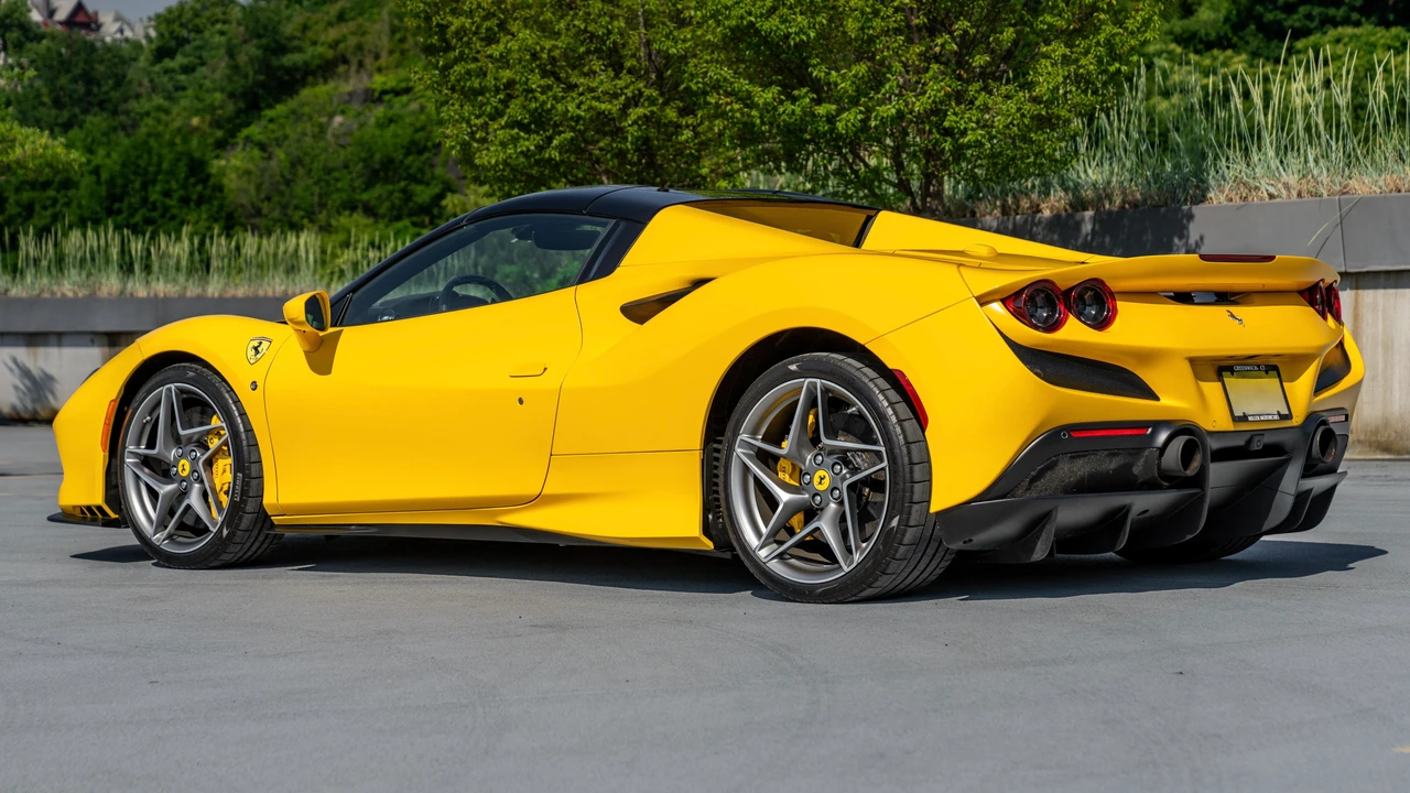 2022 Ferrari F8 Spider - Image 17 of 31