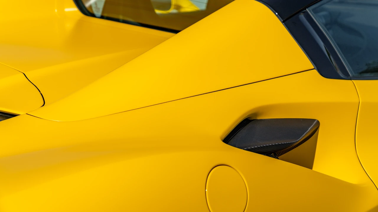 2022 Ferrari F8 Spider - Image 30 of 31