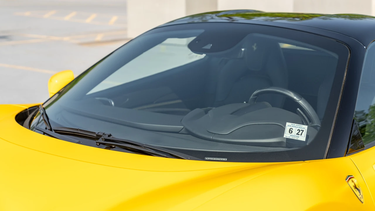 2022 Ferrari F8 Spider - Image 25 of 31