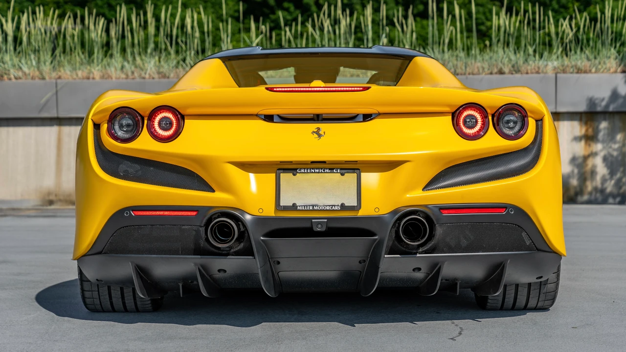 2022 Ferrari F8 Spider - Image 16 of 31