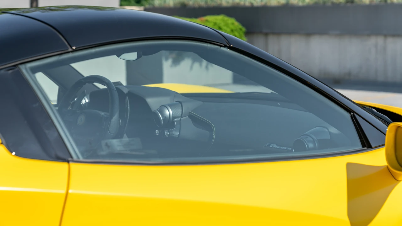2022 Ferrari F8 Spider - Image 28 of 31