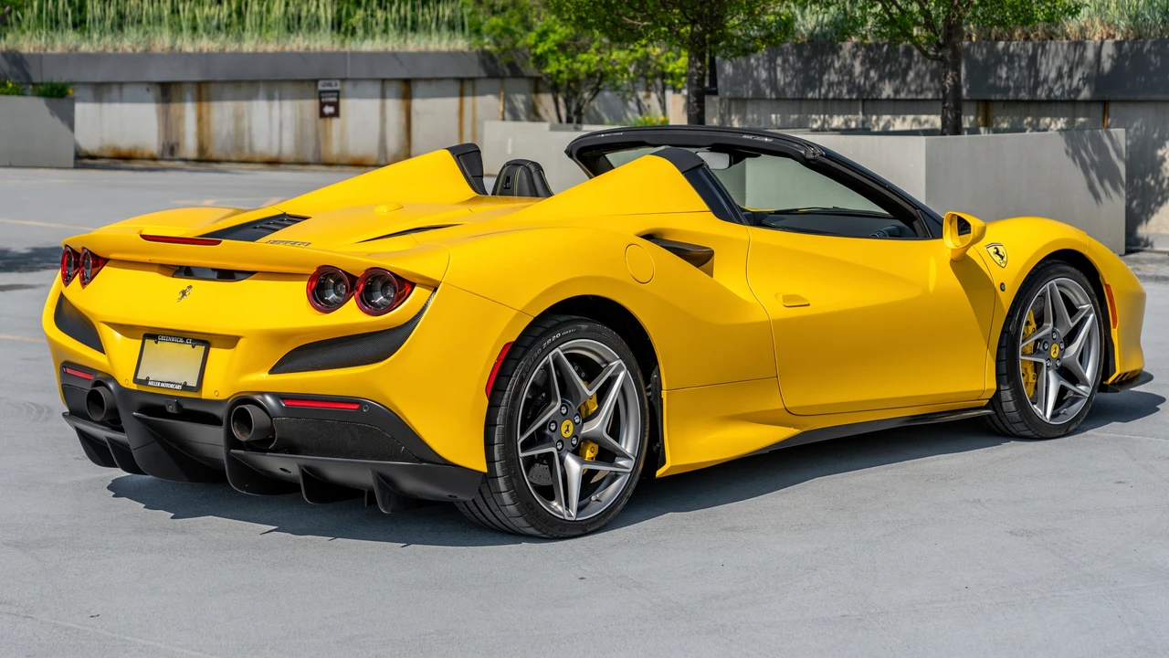 2022 Ferrari F8 Spider - Image 7 of 31
